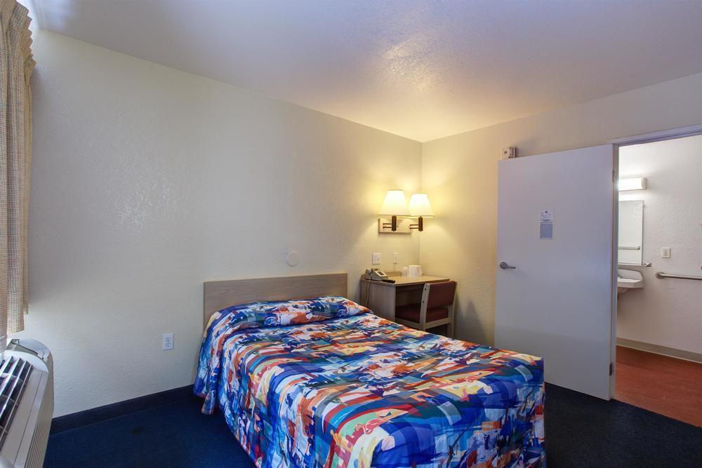 Motel 6-Kelso, Wa - Mt. St. Helens Екстериор снимка