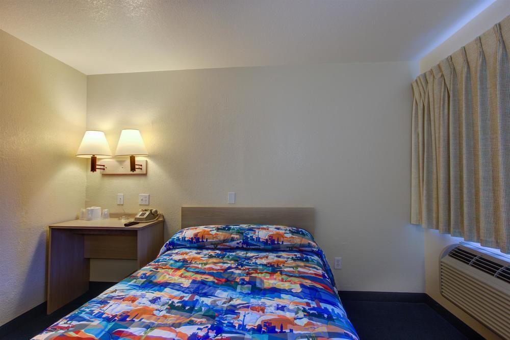 Motel 6-Kelso, Wa - Mt. St. Helens Екстериор снимка