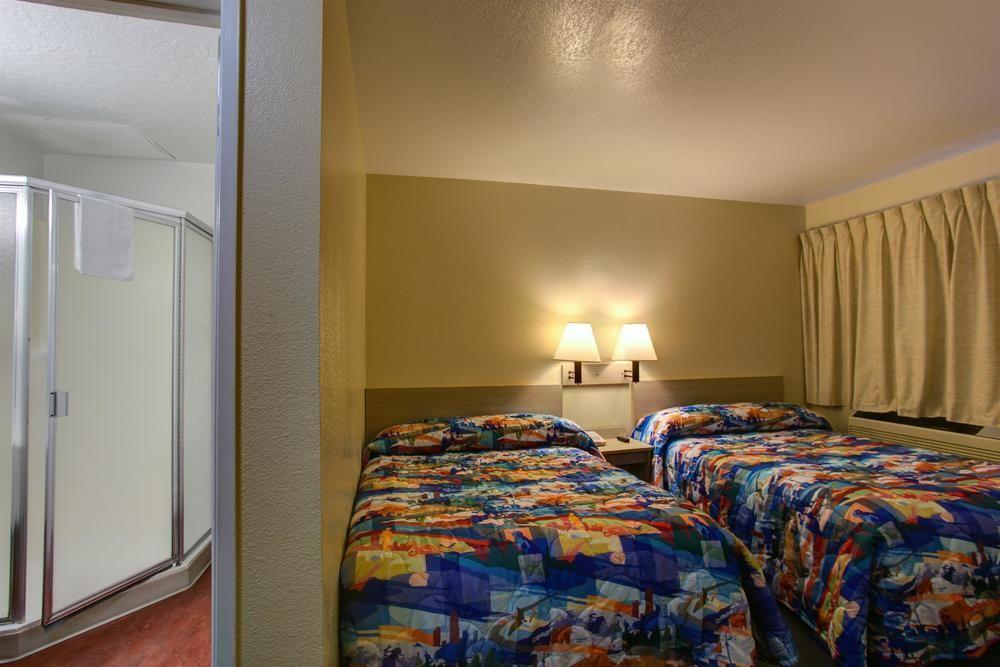Motel 6-Kelso, Wa - Mt. St. Helens Екстериор снимка