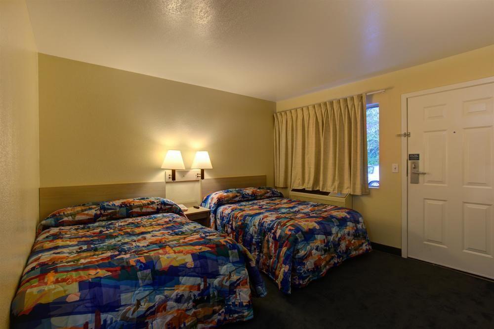 Motel 6-Kelso, Wa - Mt. St. Helens Екстериор снимка