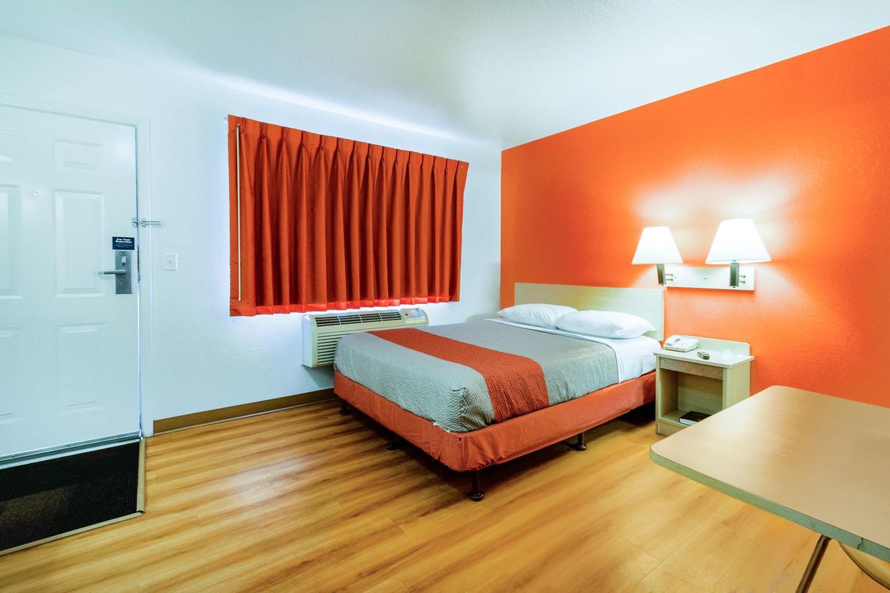 Motel 6-Kelso, Wa - Mt. St. Helens Екстериор снимка