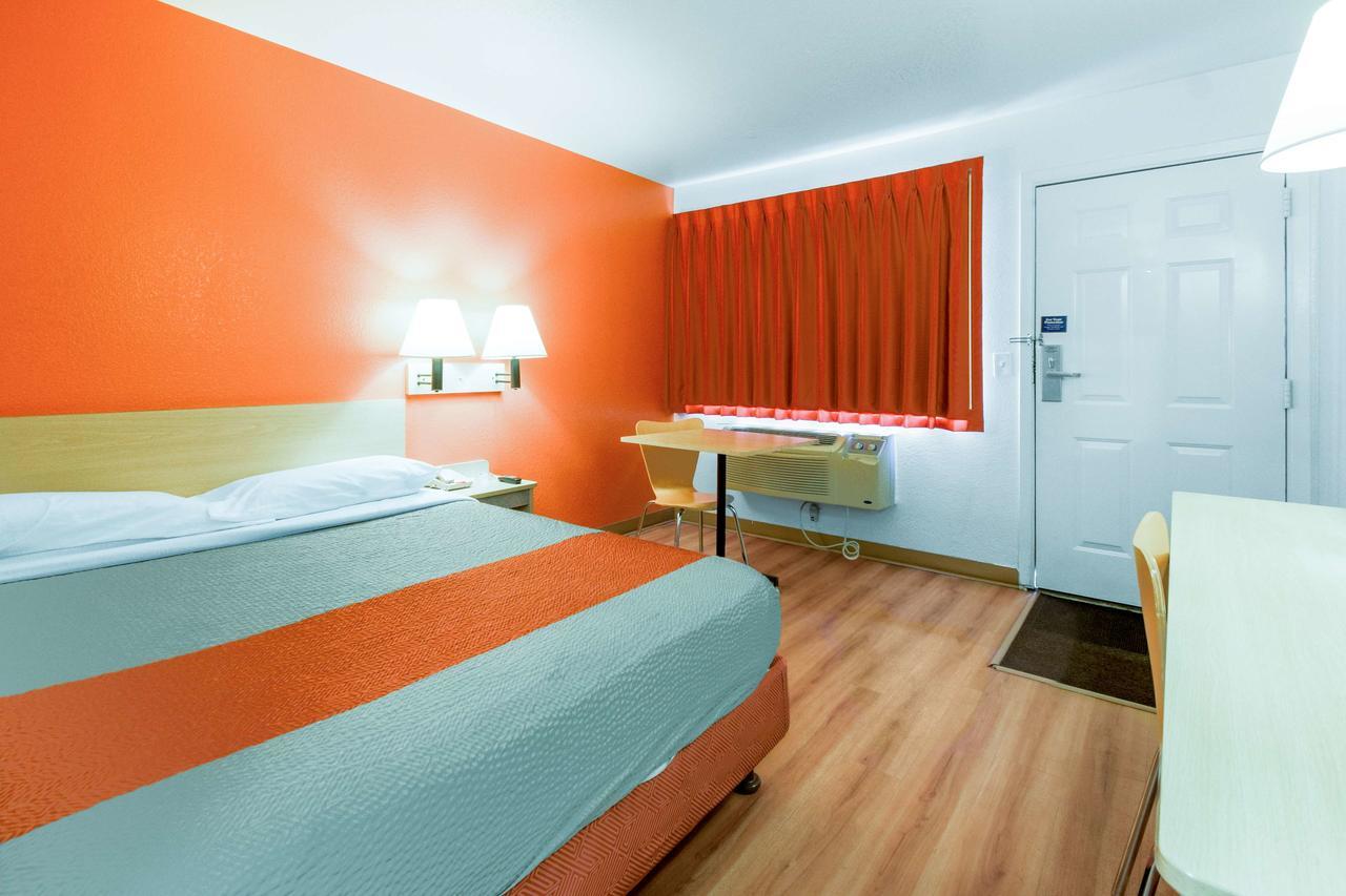 Motel 6-Kelso, Wa - Mt. St. Helens Екстериор снимка