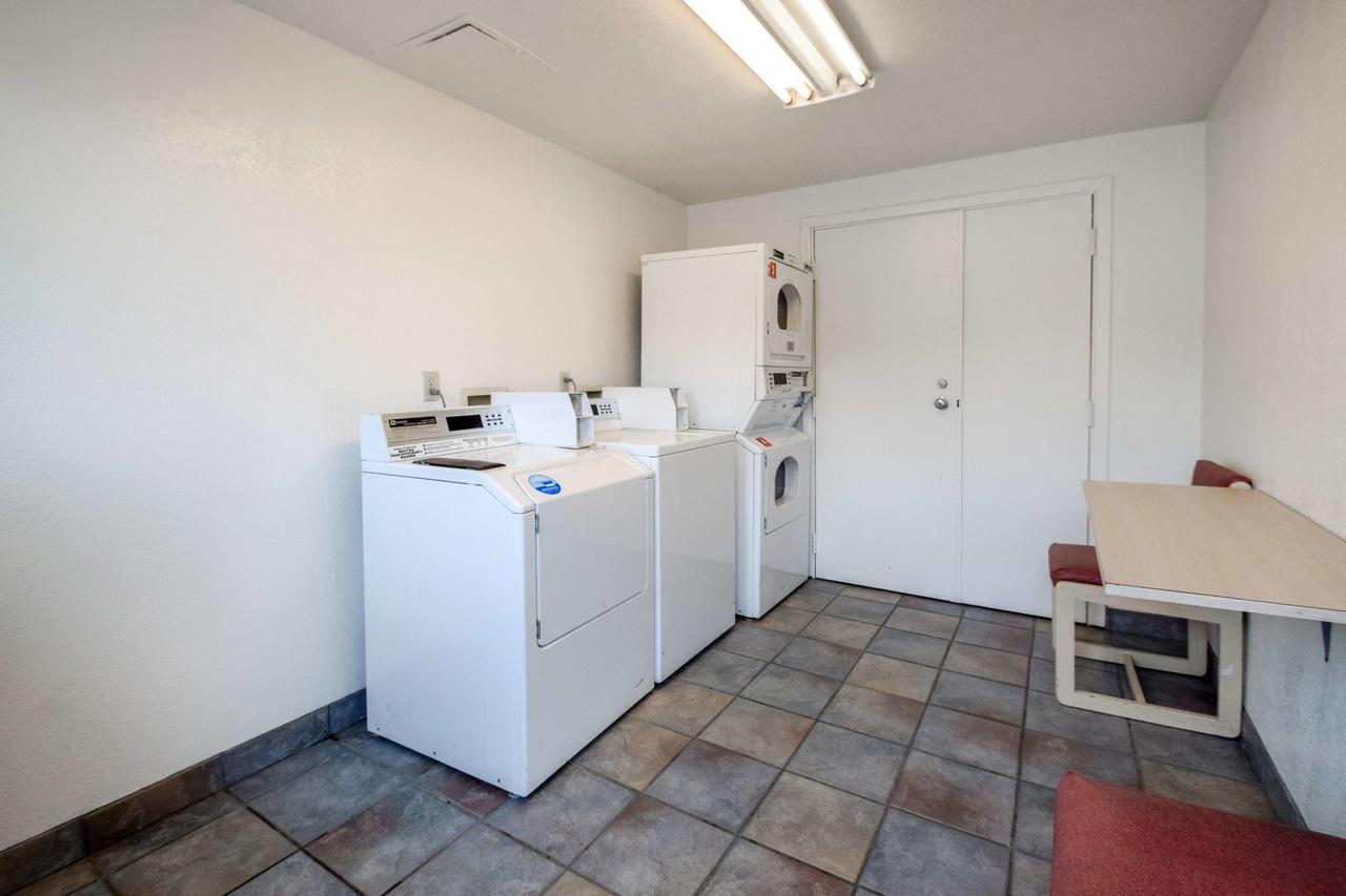 Motel 6-Kelso, Wa - Mt. St. Helens Екстериор снимка