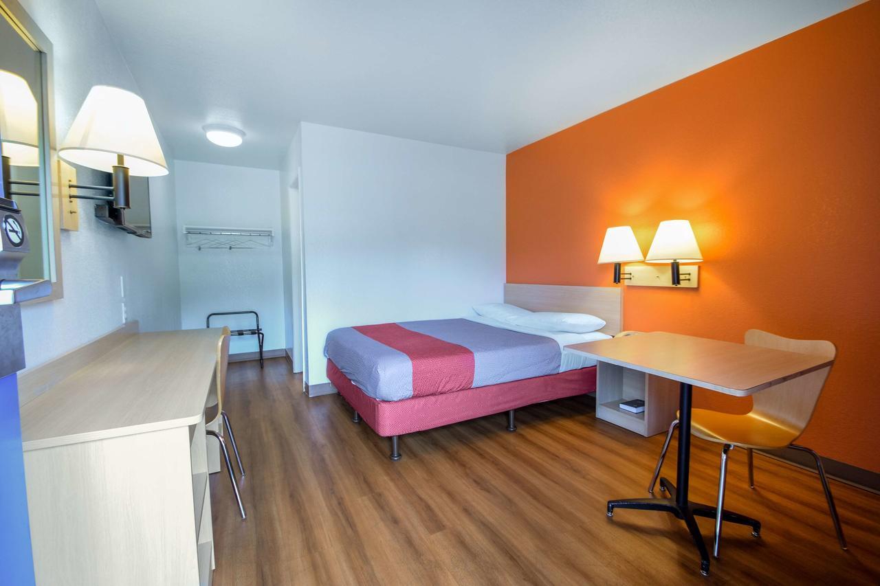 Motel 6-Kelso, Wa - Mt. St. Helens Екстериор снимка
