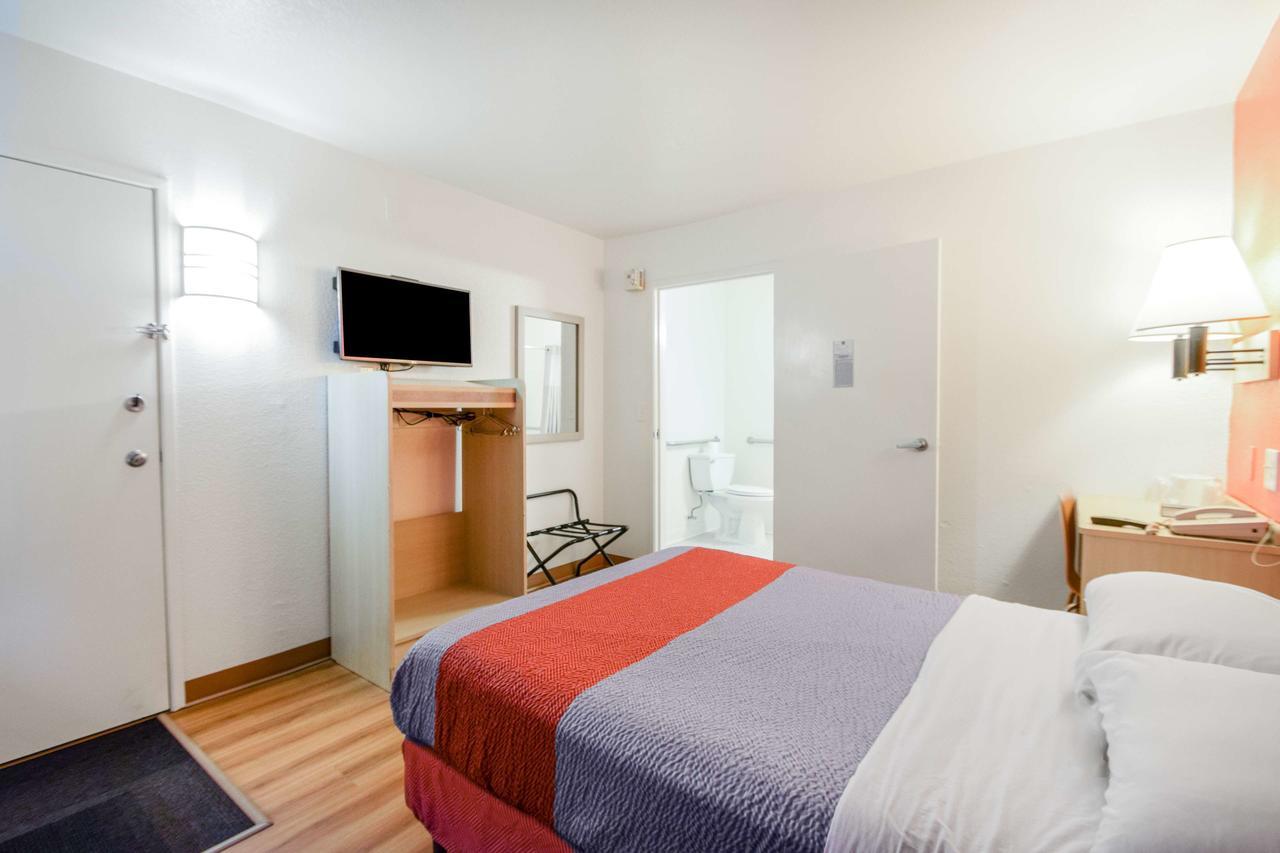Motel 6-Kelso, Wa - Mt. St. Helens Екстериор снимка
