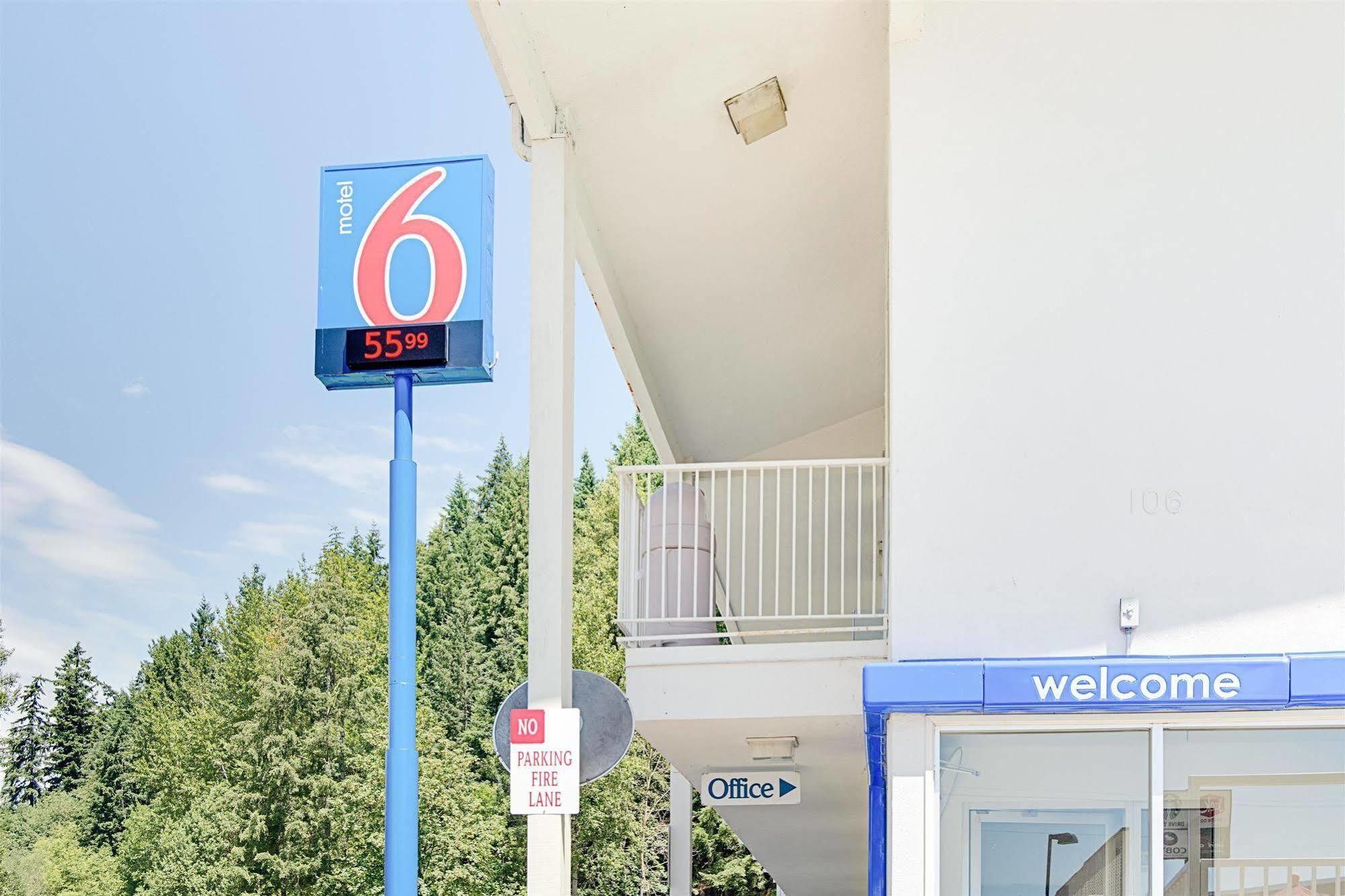 Motel 6-Kelso, Wa - Mt. St. Helens Екстериор снимка