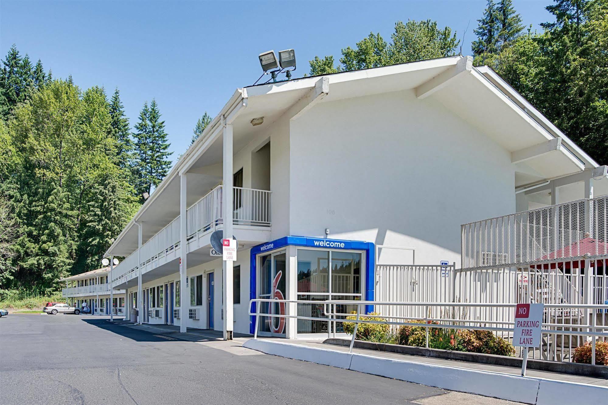 Motel 6-Kelso, Wa - Mt. St. Helens Екстериор снимка