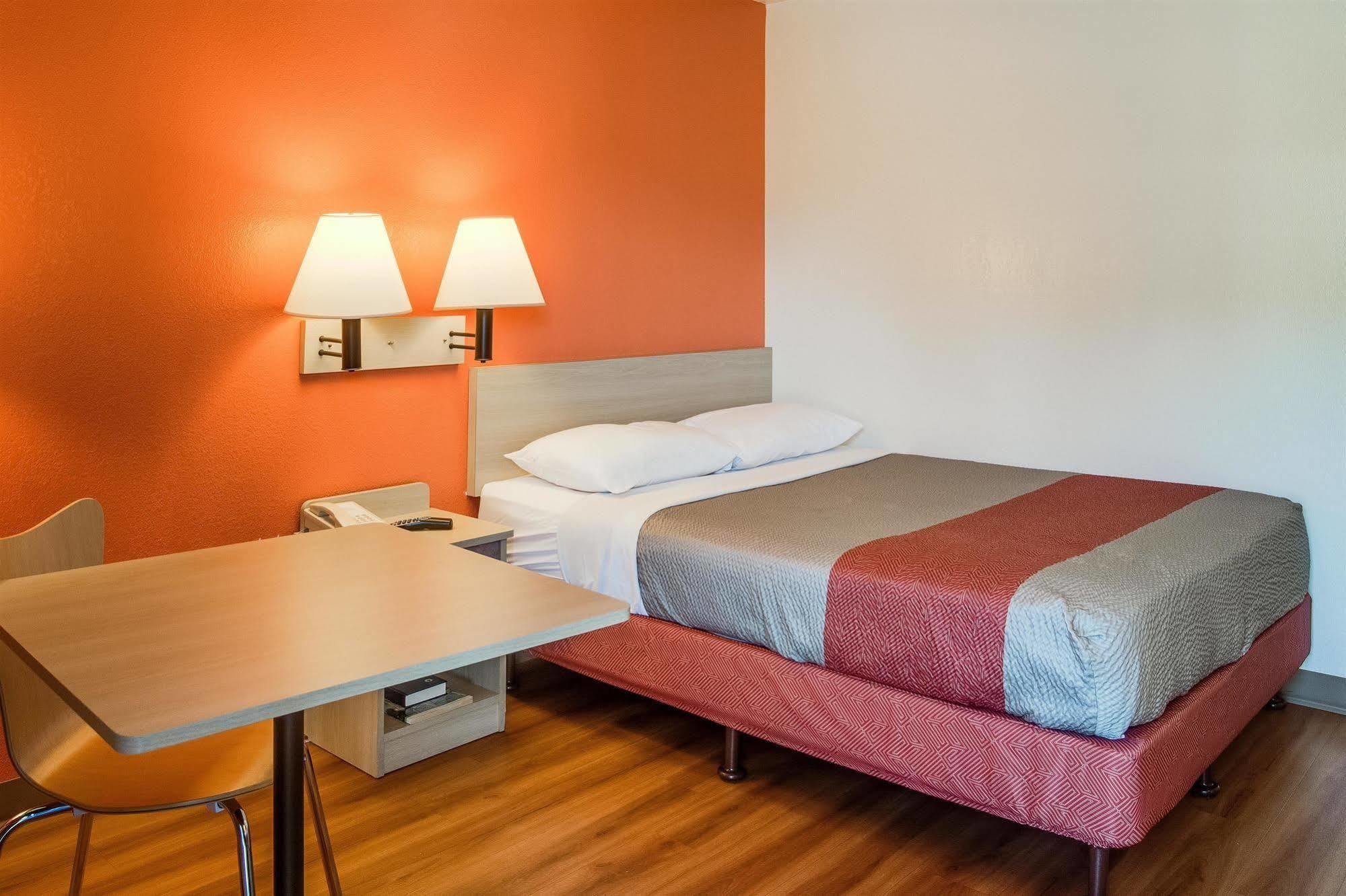 Motel 6-Kelso, Wa - Mt. St. Helens Екстериор снимка