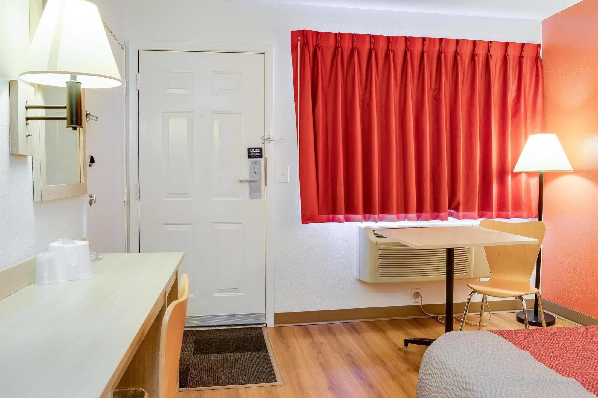 Motel 6-Kelso, Wa - Mt. St. Helens Екстериор снимка
