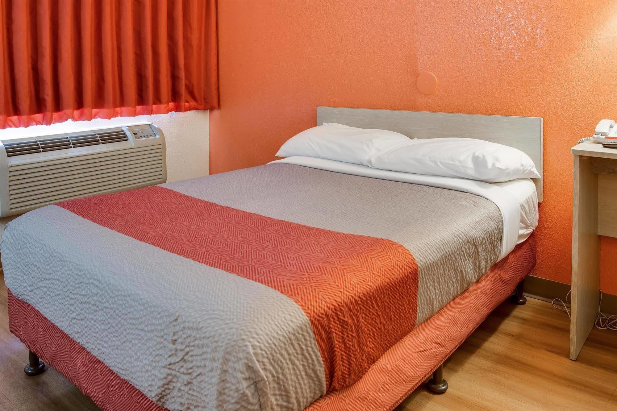 Motel 6-Kelso, Wa - Mt. St. Helens Екстериор снимка