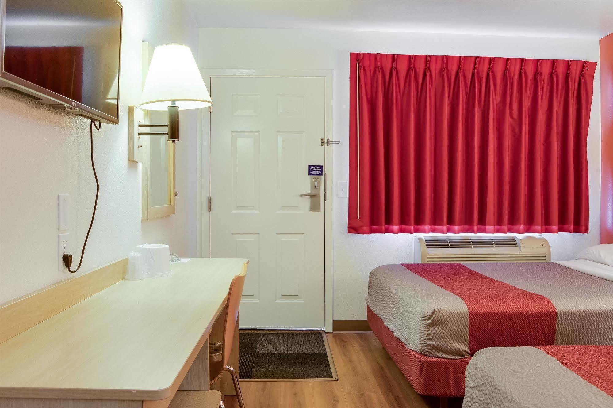 Motel 6-Kelso, Wa - Mt. St. Helens Екстериор снимка