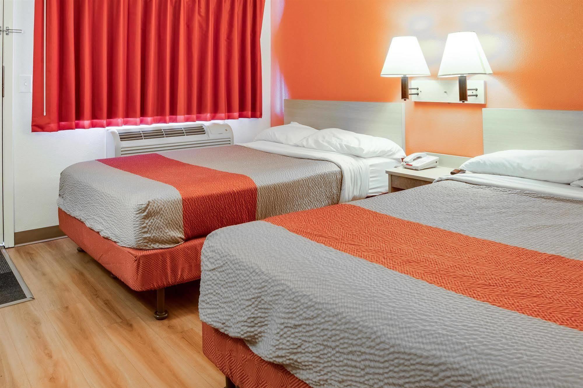 Motel 6-Kelso, Wa - Mt. St. Helens Екстериор снимка