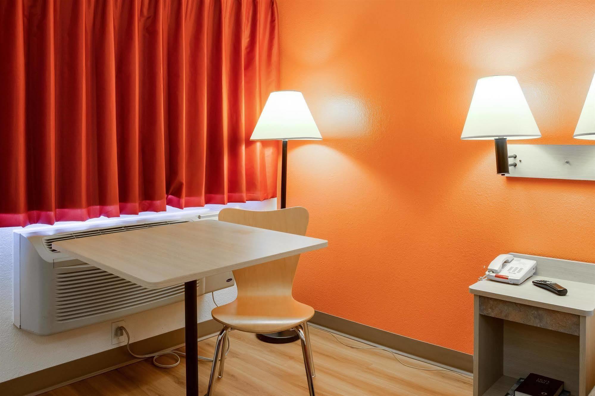 Motel 6-Kelso, Wa - Mt. St. Helens Екстериор снимка